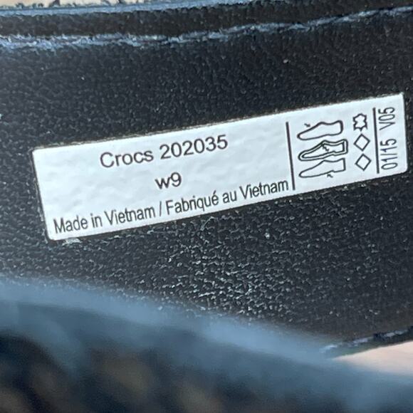 Crocs Leigh Sandals Womens 9 Black Snakeskin Wedge Beachy Resort Cruise Vacation - Picture 8 of 8